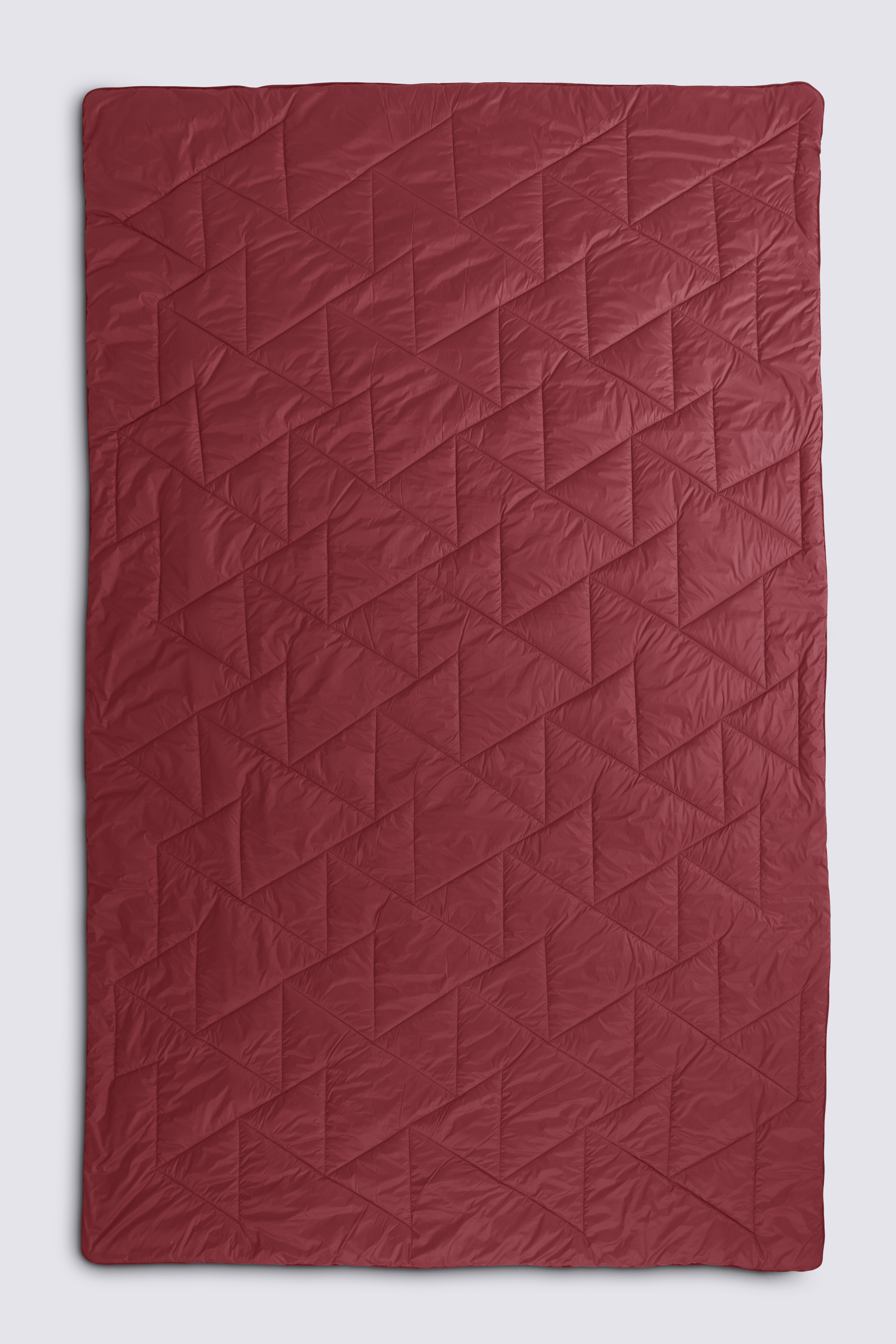 Synthetic quilt store