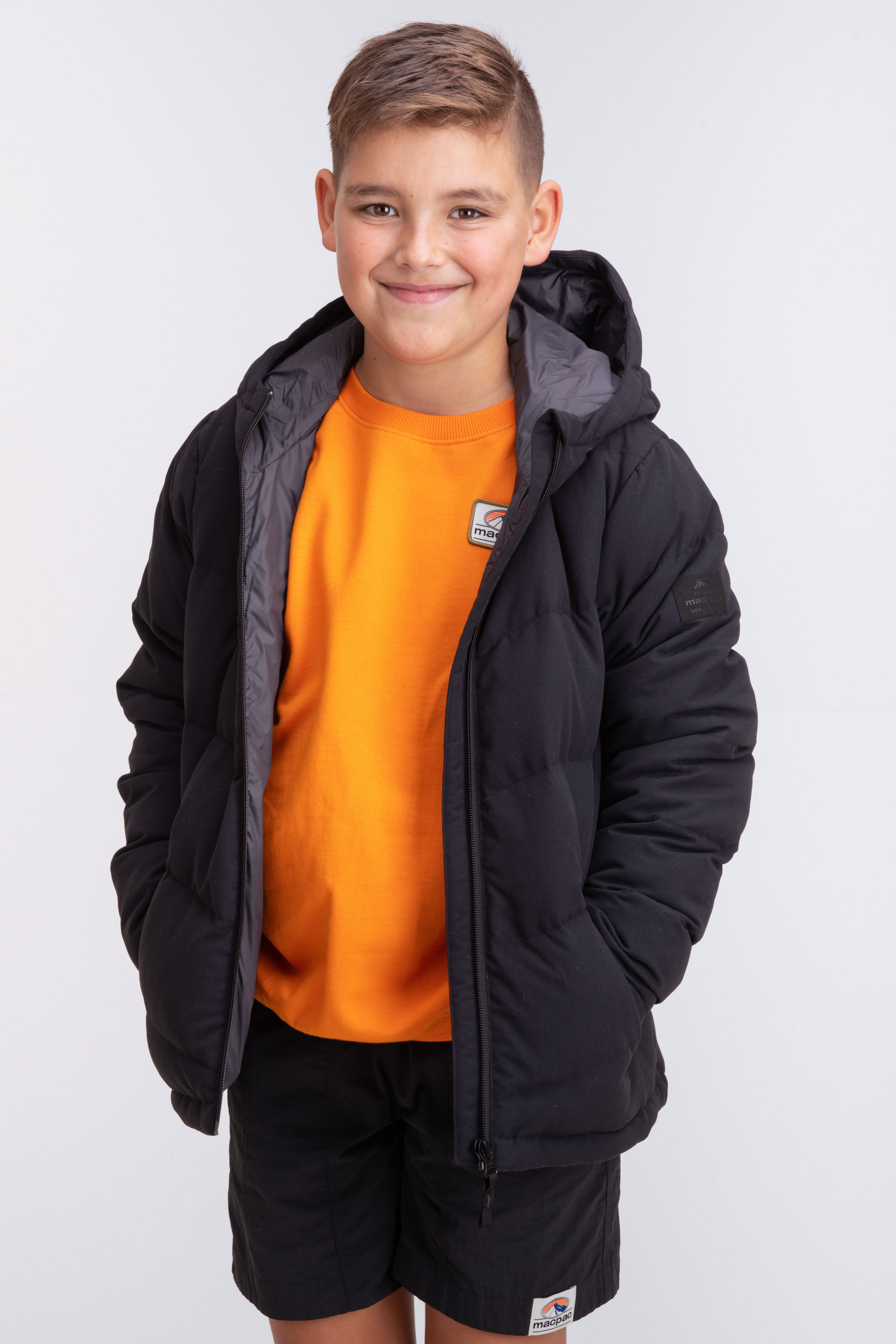 Macpac black sale puffer jacket